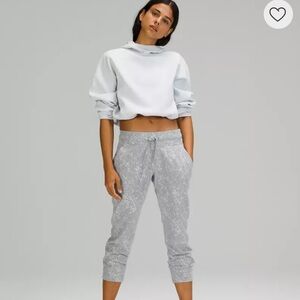 Lululemon Ready to Rulu Jogger Crop Grey/Silver sz 2 EUC
